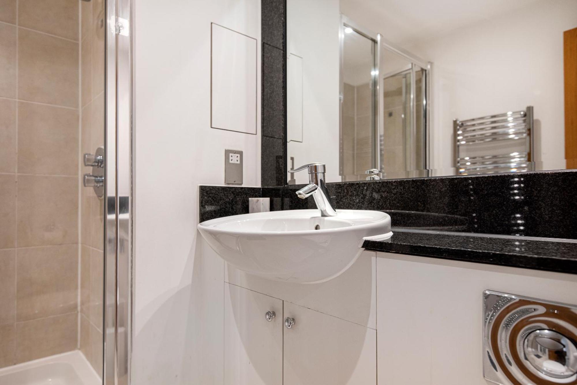 Central 2 Bed With Large Terrace London Bagian luar foto
